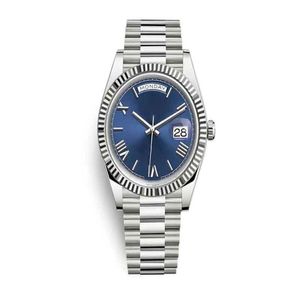 La montre masculine la plus à la mode double calendrier bleu cadran bleu saphir verre rétro romain Numéros en acier inoxydable Bracelet une pièce 28 197E