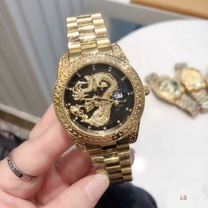 La nouvelle montre de calendrier de quartz de Brand Rôle de la Brand Lao est sculptée de la mode Dragon ancienne et de divers styles