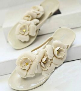 El nuevo listado de sandalias de verano, zapatos calientes, sandalias de mujer con hermosa flor de Camelia, chanclas dulces, chanclas Fenty Slides
