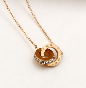 El nuevo taladro pequeño con números romanos, collar corto de dos botones, moda de Corea del Sur, cadena de hueso de collar chapada en oro rosa de acero de titanio 1269060