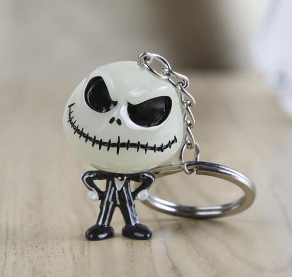 Le porte-clés Nightmare Before Christmas Jack Skellington Key Ring Hangle Mask La tête brillante dans une figure Dark Figure Key Chain3731763