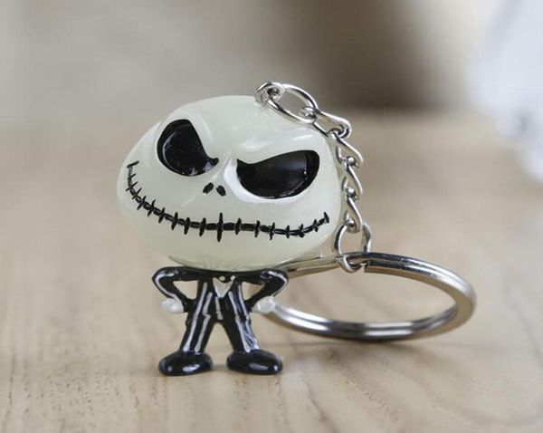 Le porte-clés Nightmare Before Christmas Jack Skellington Key Ring Hangle Mask La tête brillante dans une figure Dark Figure Key Chain6281253