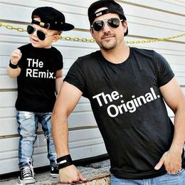 De originele Remix Family Matching Outfits Daddy Mom Kids T -shirt Baby Bodysuit Family Look Father Son Desse Fathers Day Gift 220531