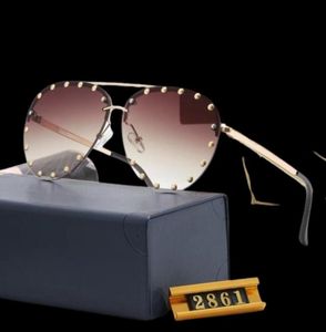 Les lunettes de soleil pilotes de fête étudient les verres de soleil ombrés brun or femmes Fashion Fashion sans bordure de soleil usure avec box3913705