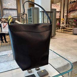 The/Row Bag – sac à bandoulière grande capacité à rabat, asymétrique épaule dénudée, Kendou, lys blanc, sac postier du même Style pour femmes, 231218
