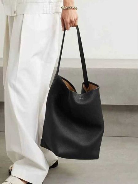 The Row bag Femme Petit Design Sac Seau Cuir Automne et Hiver Grande Capacité Banlieusard Une Épaule Premium Touch Portable