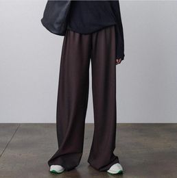 Pantalon décontracté The* Row pour femme au printemps, été et automne 2023, nouveau design avec une sensation de drapé, taille haute, tube droit, jambe large et pantalon long au sol.