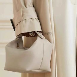 The r sac à lunch en cuir de vachette les Bains Fourre-tout style extrêmement simple sac à main Womens European American style 2023