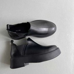 De rij ontwerper schoenen Martin schoenen laarzen dames 2022 herfst en winter nieuw type strakke verhoogde dikke zool muffin lederen ronde kop e6i9 2024