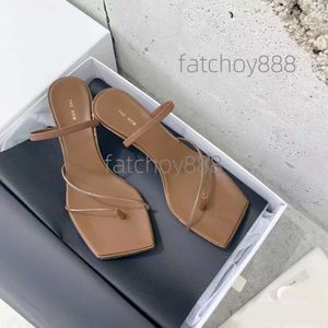 De rij designer schoenen rai lederen sandalen sandaal luxe schoenen hoge hak elegante riemen kitten kitten slippers dia square teen mode feestje bruiloft 4gfc