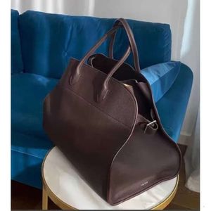 the Row Margaux 15 Handtas Leer Tas met hoge capaciteit Koeienleer Tote Reisschouder Licht Luxe 451