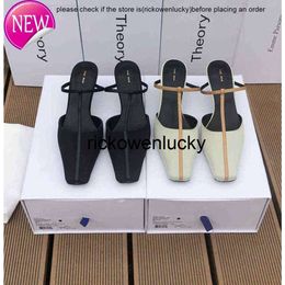 The Row Shoes 2022 Printemps et été Nouveaux pantoufles en cuir minimaliste Baotou Highheed Sandals French Muller Shoes Women6393470