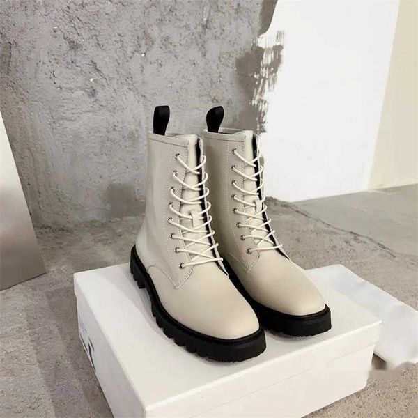 Les chaussures Row Boots Marten Lace-Up Womens Leather Fashion Show Rism Rock Roll Street Style