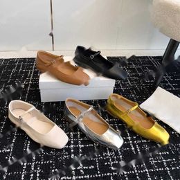 The Row Shoes Designer Luxury Mary Jane Robes Chaussures Aeyde Ballet Chaussures Black Brown Cuir Square Flat Chaussures Femme Fashion Fashion Chaussures paresseuses confortables 35-40