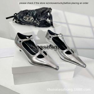 The Row Shoes High Quality Niche Series The Cat Heel T-Shaped with Row Sexy Point Point Single Shoes Womens Genue En cuir faible polyvalent TRENDY HIGH