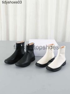 The Row Tr Boots Women Designers Chaussures 2022 Chaussures habillées courtes ROI AUTOMNE NOUVEAU SMILLE SILLE SOLIDE SOLIDE ZIPER BOOTS MARTIN TIME 34-39