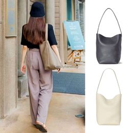 The Row TR Cross Quality Park High Leather Body Bag Bag Fashion Mini Medium Bag Bags Bolsas Granetas Bolsas para mujeres Luxurys Diseñador Drawantling Bucket Baño BA