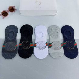 Die Schiffssocken Designer-Herren-Damen-Socken 5 Paar im Karton Marke Rote und blaue Spleißsocken Reine Baumwolle schweißabsorbierend bequeme Herrenunterwäsche Herrenkleidung