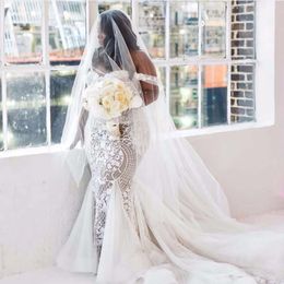 De schouder 2020 Plus size jurken Off Lace Applique Ruffles Custom Made Chapel Train Wedding Jurk Vestido de novia