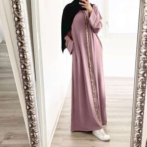 El estilo de la bata musulmana para mujer de Malasia vestido Abaya adornado y brillante con retazos