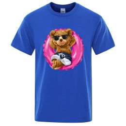 De teddybeer ligt op de zwemcirkel geprinte t-shirts mannen zachte katoenen korte mouwen losse oversize t-shirt