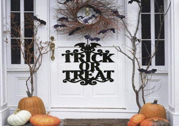 La bruja está en la decoración de Halloween, signo colgando puerta colgando pegatinas de pared al aire libre decoración de Halloween calcomanías de pared yl52519826