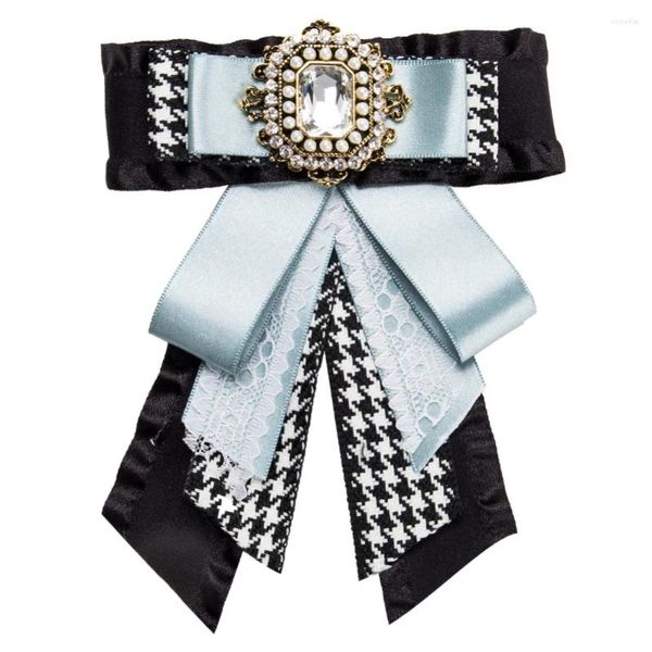 Costume à thème Costumebuy Chemise pour femme Chemisier Bijoux Bowknot Bows Cravat Bowtie Ruban Pour Homme Cravates Pins Broches Outfit Badge Cadeau