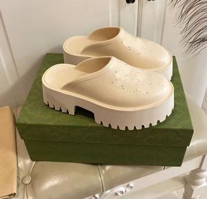 Bas épais 5,5cm Pantoufles Femmes Fashion Hollow Out Baotou Sandales Salle de bains Summer Beach Shoes Street Loisirs Loisirs Box 35-41