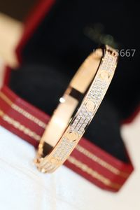 Bracelet épais bracelet Gold Full Sky Braceuse Bracesset de créateur avec diamants pour femmes Bracelet en argent en argent 18k Top 18K avec boîte de mariage en boîte à style ouvert