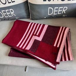 Canapé de maison épais de bonne qualité, couverture luxueuse en laine H rouge, de styliste, grande taille, nouvelle collection 2023