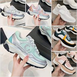 Casual schoenen met dikke zolen Dames Platform Reizen Leren veterschoenen 100% koeienhuid Mode Dame Letters Platte Designer Hardloopschoenen Heren Gym Sneakers Maat 35-42