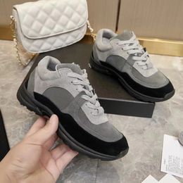 Dikke Soled Casual Shoes Women Platform Travel Leather Lace-Up Sneaker 100% Cowhide Fashion Lady Letters Flat Designer Running Trainers Men Gym Sneakers Maat 5533