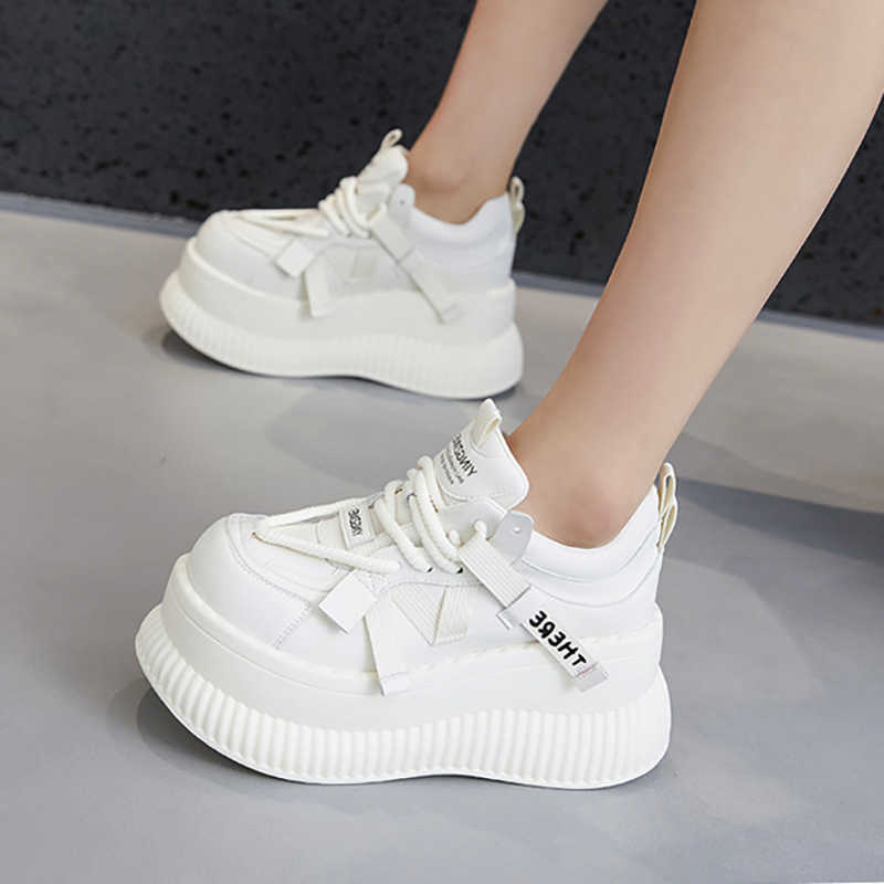 Thick Soled Dad Versatile for Women 2024 New Spring Fashion Trend Sponge Cake Casual Small Stature Height Increase Children