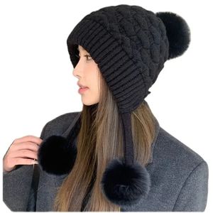 Verdikte dubbele laag dames oorbescherming en koudebescherming Konijnenhaarhoed met drie haarballen voor dames Winter pluche hoed 231229