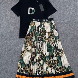 Thiece Dress Runway Designer Druivert gebreide zwarte tops en lange geplooide rokpak herfst dames sets elegante casual feestoutfit 2024