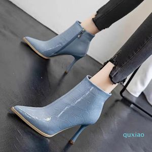 Botas curtas de salto fino femininas outono e inverno botas altas da moda