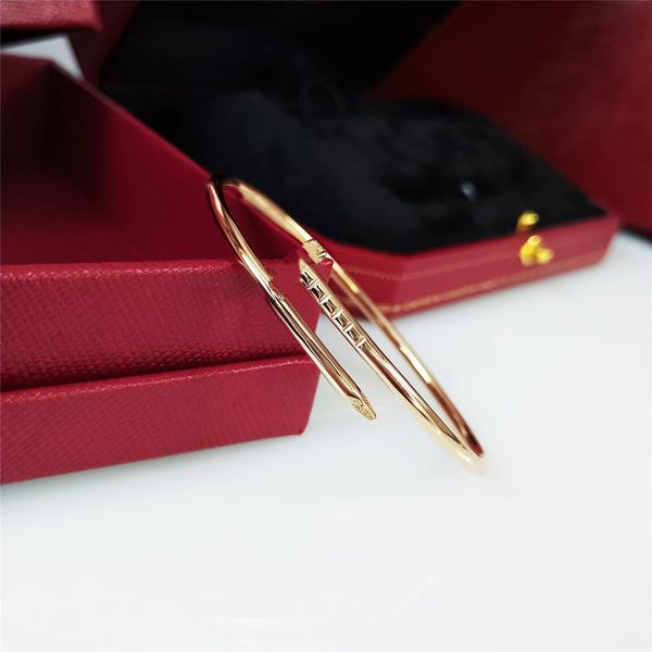 Bracelet de concepteur à ongles minces pour femme bracelet en argent sterling en V-Gold Bracelet 18k diamant haut de gamme avec boîte