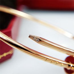 Pulsera fina de uñas de oro rosa Pulsera de diseñador para mujer pulsera superior de plata de ley con oro en V, pulsera liviana de diamantes de alta gama de 18 quilates con caja
