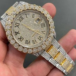 Cette jolie montre de hip hop masside en acier inoxydable avec des diamants de Moissanite VVS Clarity dans des bijoux à la mode tendance