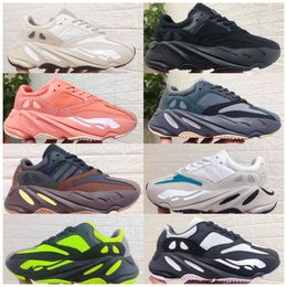 700 Wave Runner Running shoes Slippers Solid Grey Cream Sun Bright Mauve Hospital Blue Wash Orange Enflame Amber women trainers