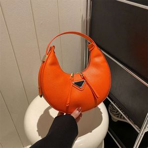 Populaire de cette année Petite tendance des femmes Épaule Printemps Nouvelle niche Casual Sac à bandoulière pour les déplacements quotidiens 2024 78% de réduction sur le magasin de gros