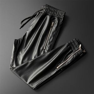 Thoshine Brand Hommes Pantalons en cuir Qualité supérieure Taille élastique Jogger Pantalons Poches à glissière Faux Pantalon en cuir Pantalon crayon 201126