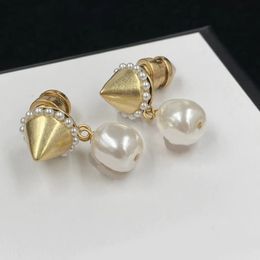 Driedimensionale taps toelopende mode charme oorbellen. Gepersonaliseerde grote parelbellen, Europese en Amerikaanse eenvoudige en luxueuze oorbellen. Aretes sieraden