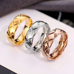Three Leaf Grass Temperament designer ring Editie Minimalistisch Geen vervaging Titanium stalen ring Dames Diamond Patterned Couple love Fashion Ring