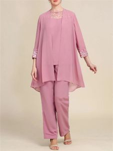 Drie stuks Chiffon Lange Pakken voor de moeder van de bruid Stoffig roze Jas Vest Broekset Bruiloftsgast Jurk Kanten detail Bruidegom Moeder Formele kleding 3/4 lange mouwen