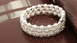 Drie Rijen Faux Parels Kristal Armbanden Bruidsaccessoires Strass Galajurken Bruiloft Sieraden Benodigdheden Evenement Attractiv218G