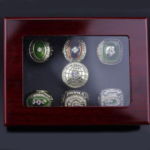 Drie stenen ringen 7 stuks 1961 1962 1965 1966 1967 1996 2010 Packer Championship Ring met verzamelvitrine309u