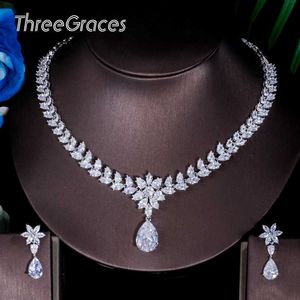 DrieGrekken Elegante witte kubieke zirkonia Crystal Water Drop Oorbellen en Ketting Bruids Bruiloft Sieraden Set voor Bruiden TZ531 H1022