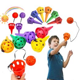 Jetez et capturez le jeu de balle établi des jouets extérieurs une coupe des enfants de coordination des yeux pour les enfants pour 240418