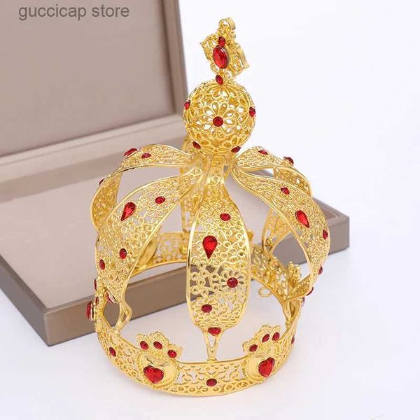 Tiaras Fashion Baroque rétro Round Crown Wedding Diamond Headress Girls Birthday Party Gold Ressor Robe ACCESSOIRES Y240319